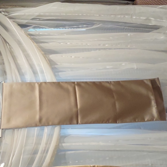 Silver satin shoulder wrap, scarf - Picture 3 of 4